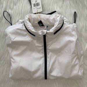 lightweight windbreaker jacket